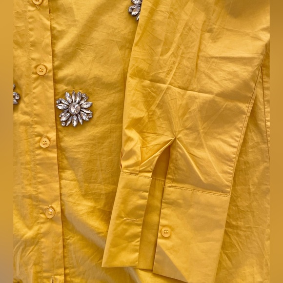 Stunning Yellow Embellished Shirt - Perfect for Any Occasion - Picture 6 of 11